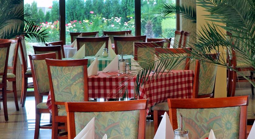 Imagine Hotel Dolphin Marina