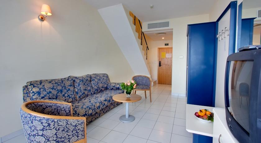 Imagine Hotel Dolphin Marina