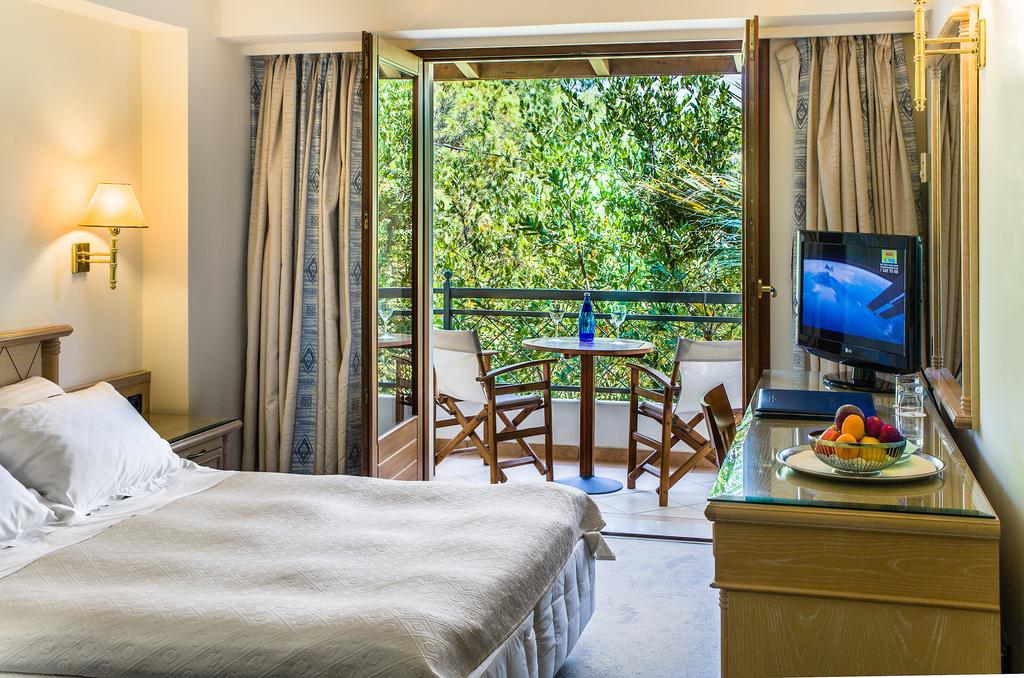 Imagine Hotel Negroponte Resort