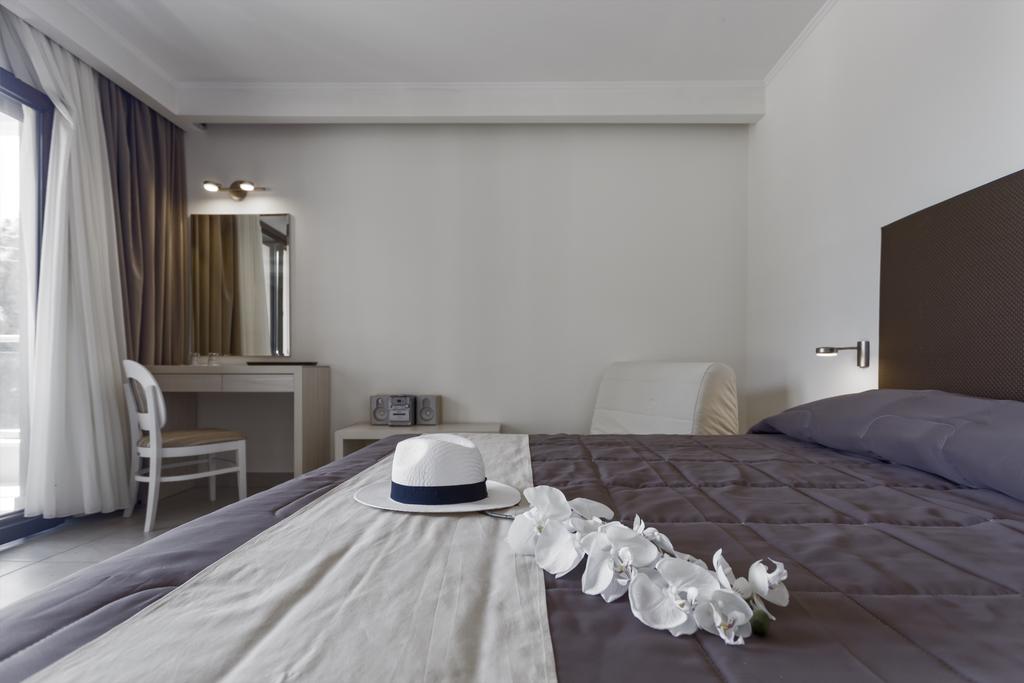 Imagine Hotel Lagomandra Beach