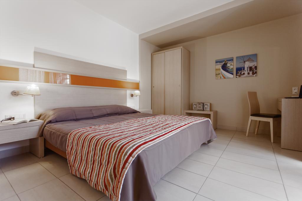 Imagine Hotel Lagomandra Beach