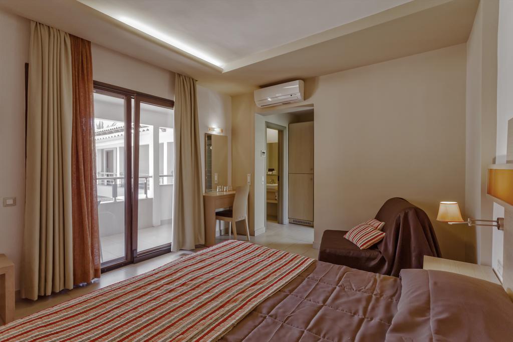 Imagine Hotel Lagomandra Beach