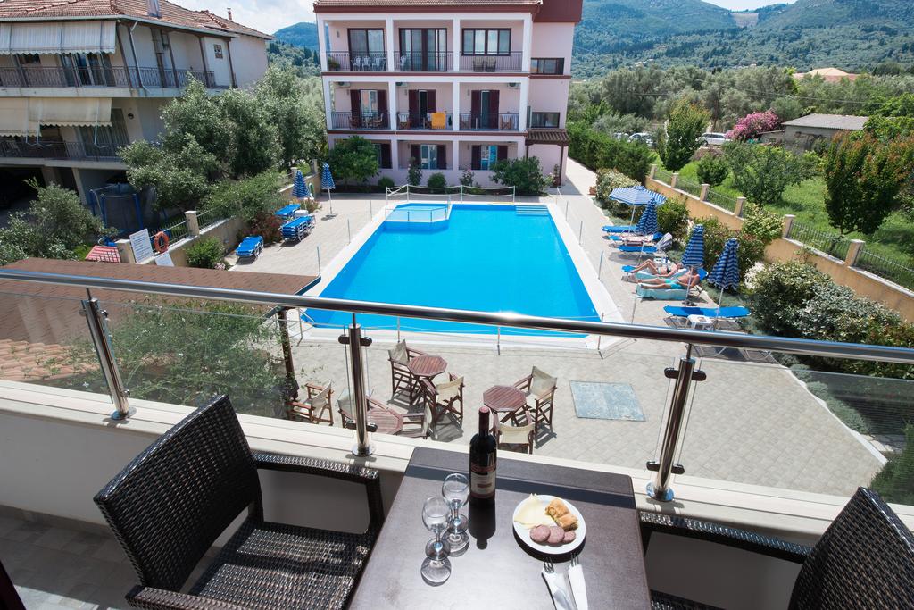 Imagine Hotel Christina Studios