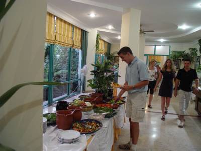 Imagine Hotel Tropikal