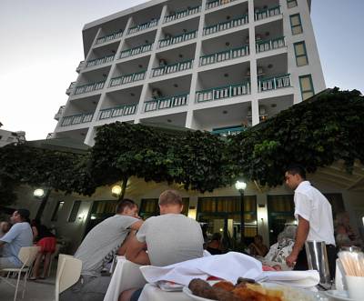 Imagine Hotel Tropikal