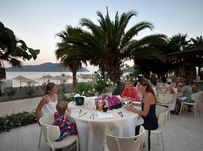 Imagine Hotel Tropikal