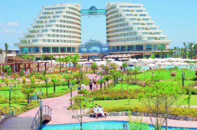 Imagine Hotel Miracle Resort  Uai
