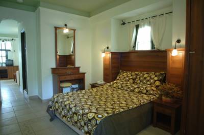 Imagine Hotel May Garden Club