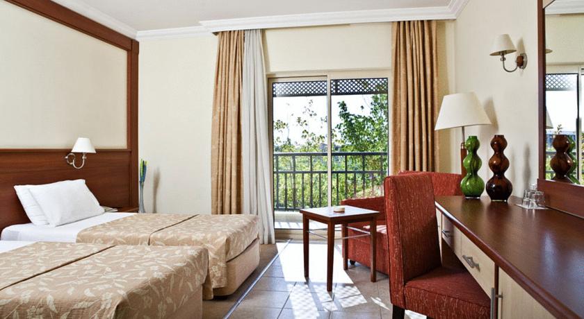 Imagine Hotel Crystal Paraiso Verde Resort