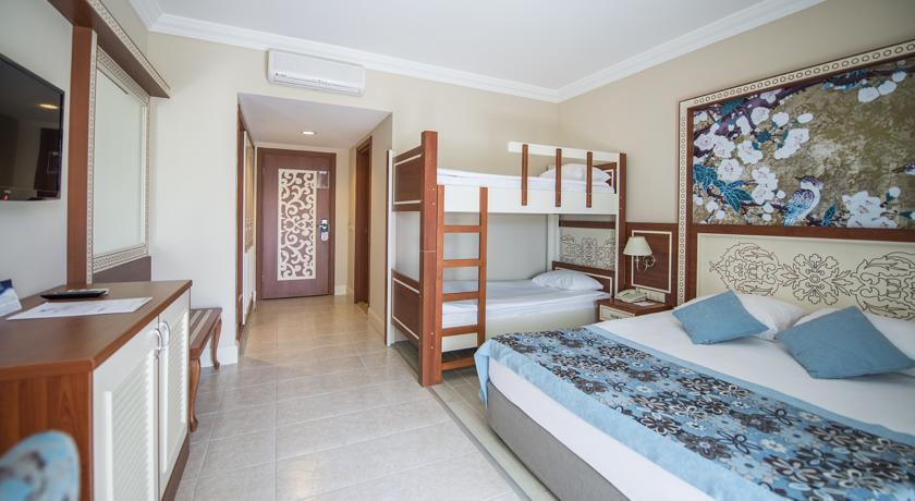 Imagine Hotel Crystal Paraiso Verde Resort
