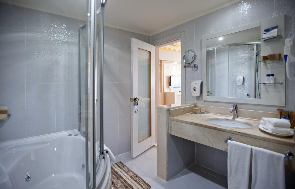 Imagine Hotel Crystal Palace Luxury Resort & Spa