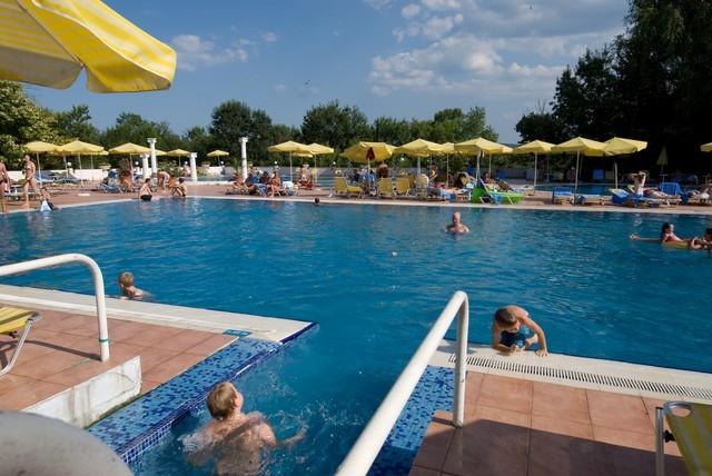 Imagine Hotel Holiday Village