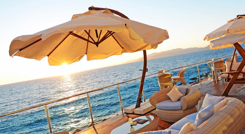 Imagine Hotel Charisma Deluxe