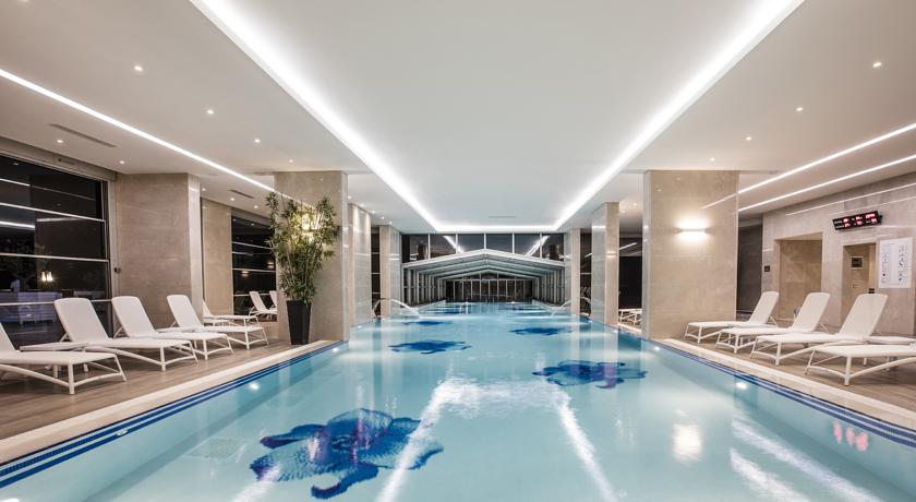 Imagine Hotel Charisma Deluxe