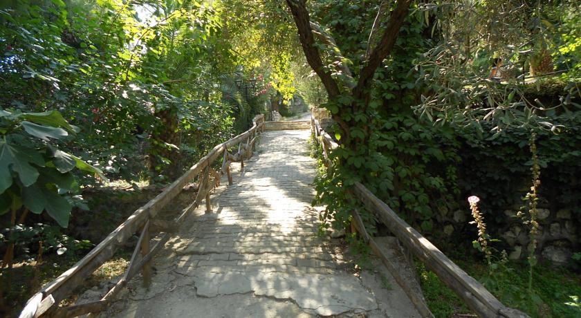 Imagine Hotel Pigale Beach