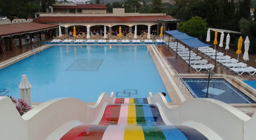 Imagine Hotel Pigale Beach