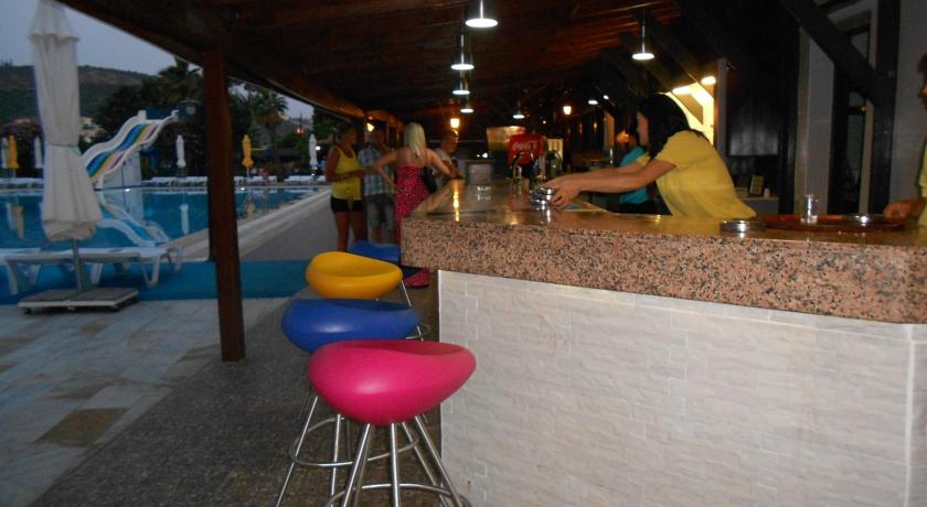 Imagine Hotel Pigale Beach