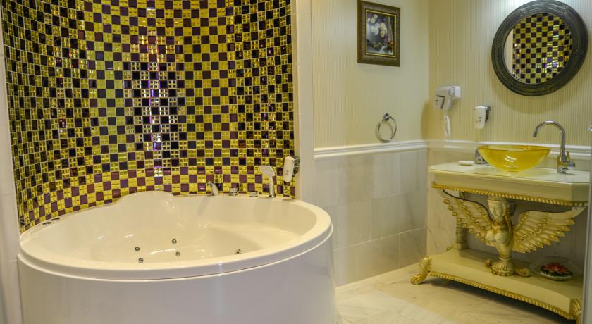 Imagine Hotel Phoenicia Luxury