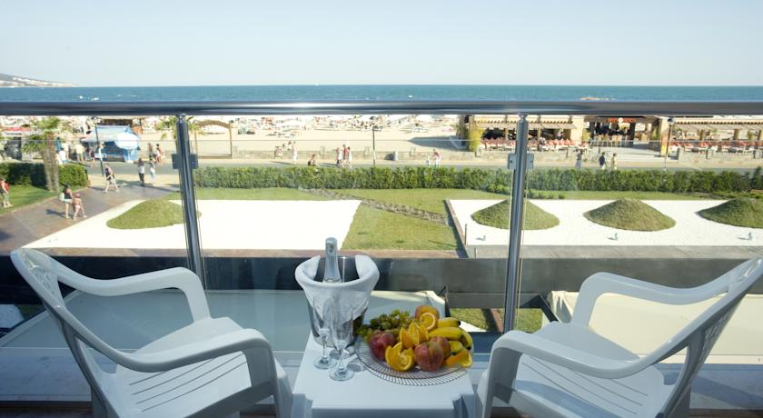 Imagine Hotel Dit Evrika Beach Club