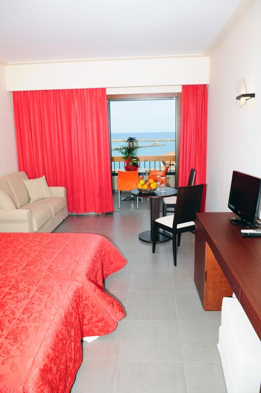 Imagine Hotel Kymi Palace