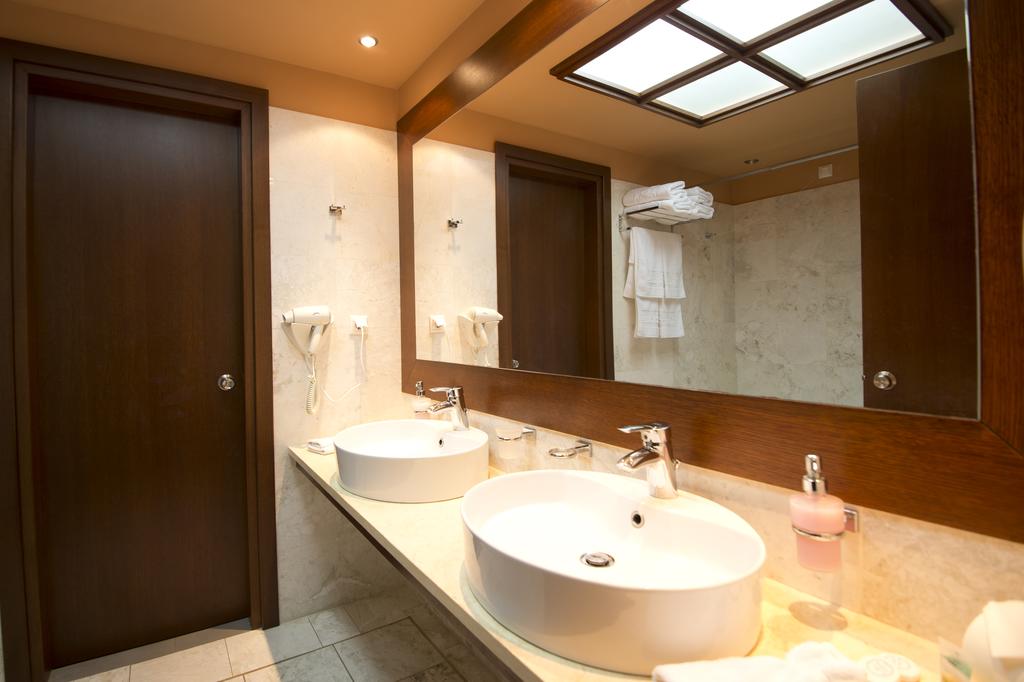Imagine Hotel Kymi Palace