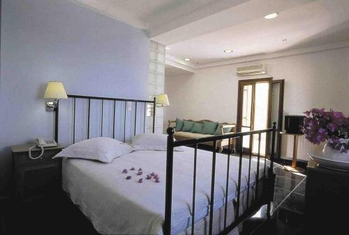 Imagine Hotel Theoxenia