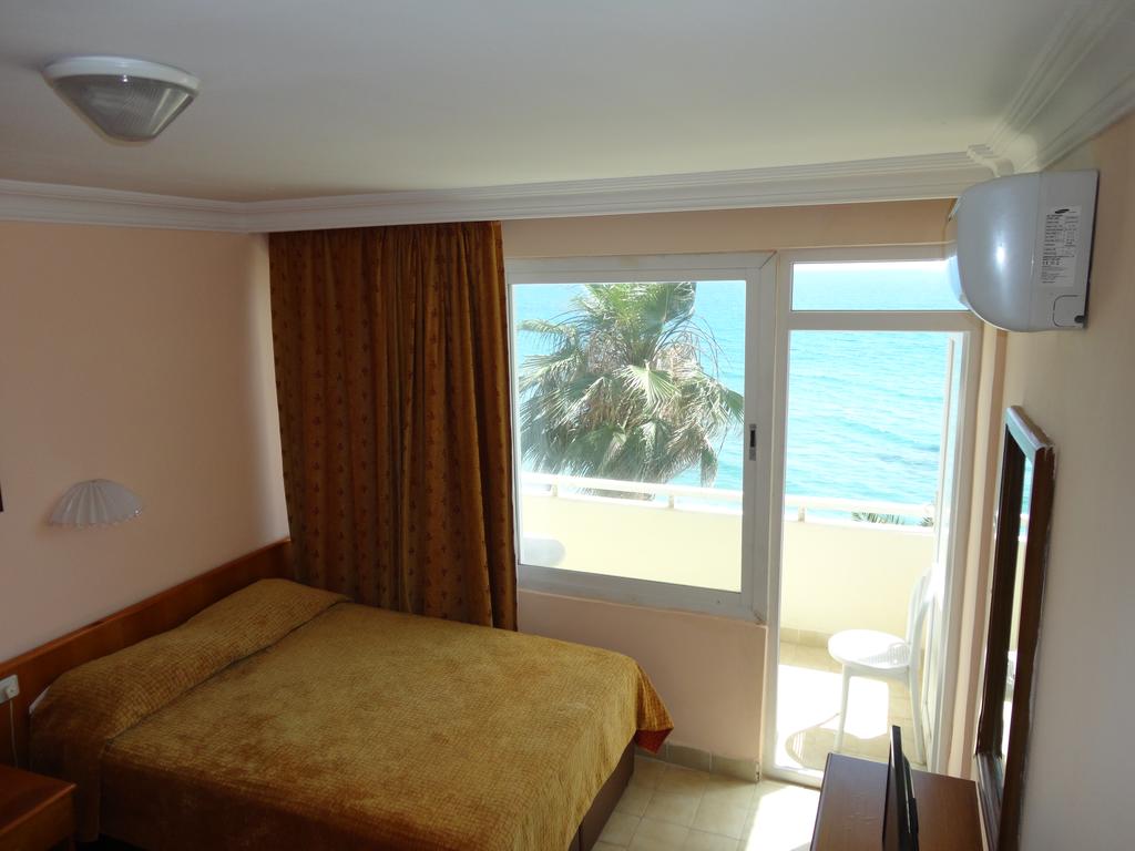 Imagine Gorgulu Kleopatra Beach Hotel