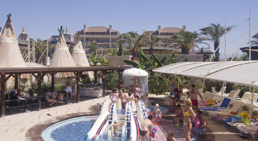 Imagine Crystal Family Resort & Spa