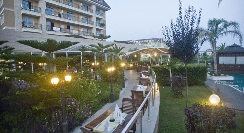 Imagine Crystal Family Resort & Spa