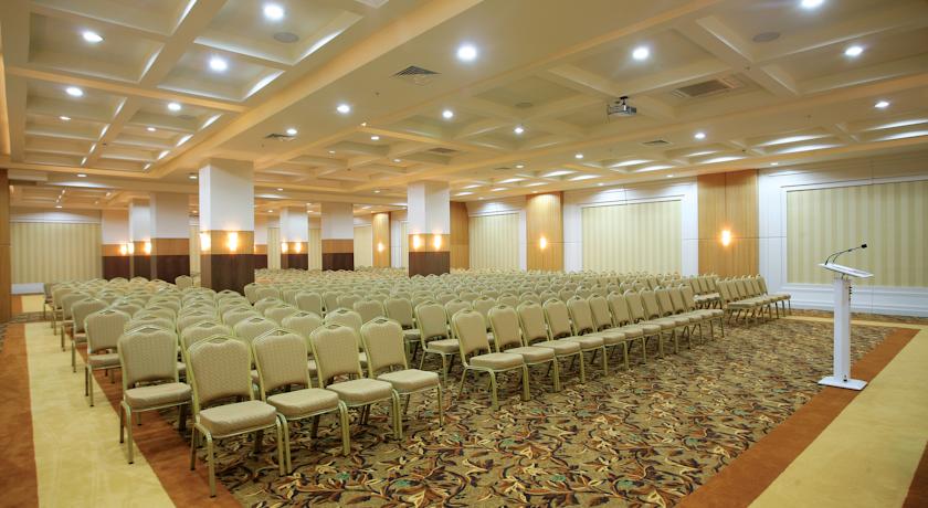 Imagine Crystal Family Resort & Spa